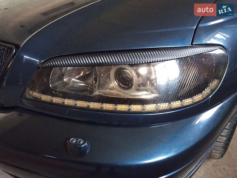 Седан Opel Omega 2003 в Черкасах