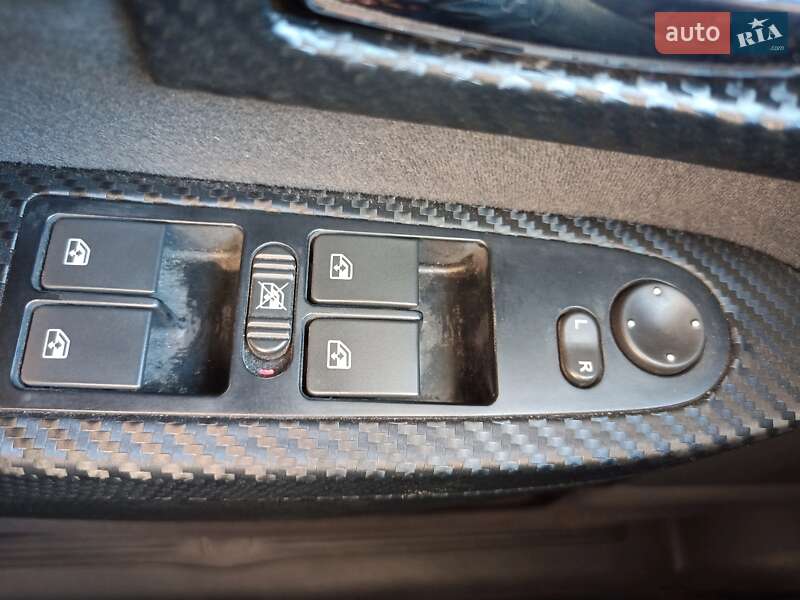 Седан Opel Omega 2003 в Черкасах