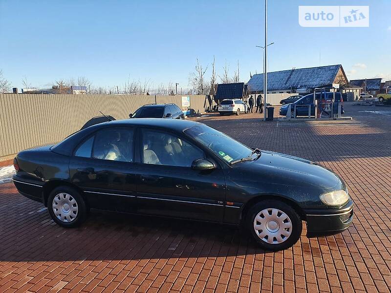 Седан Opel Omega 1995 в Сарнах