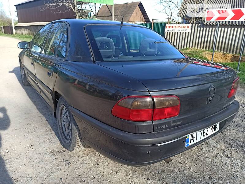 Седан Opel Omega 1995 в Новой Ушице
