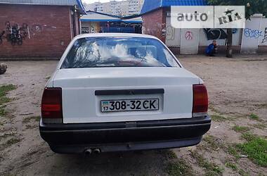 Седан Opel Omega 1987 в Києві