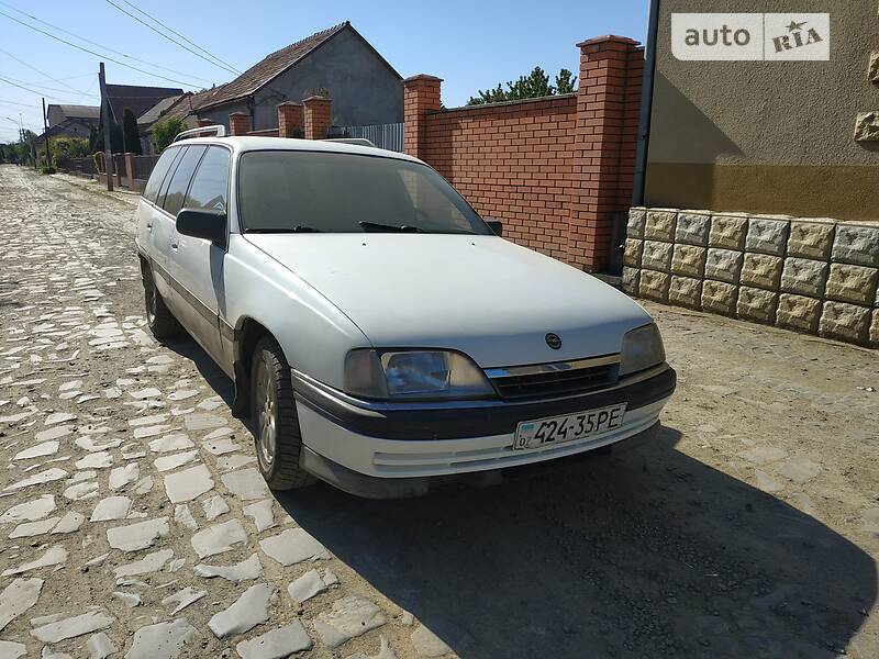 Универсал Opel Omega 1991 в Чопе