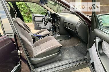 Седан Opel Omega 1992 в Днепре