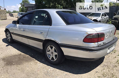 Седан Opel Omega 1997 в Киеве