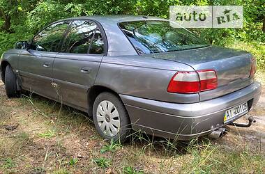 Седан Opel Omega 2002 в Малині