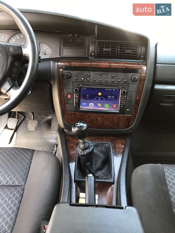 Седан Opel Omega 2003 в Чернігові