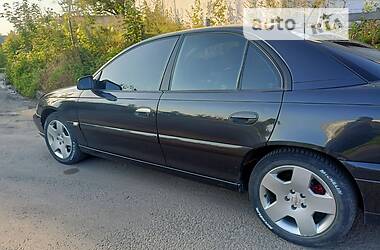 Седан Opel Omega 2000 в Долине