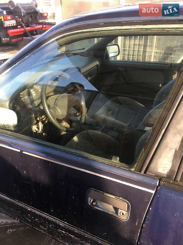 Седан Opel Omega 1990 в Любешове