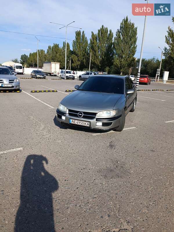 Седан Opel Omega 1997 в Днепре