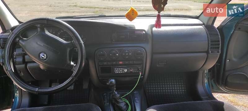 Седан Opel Omega 1996 в Городне фото 3 Седан Opel Omega 1996 в Городне