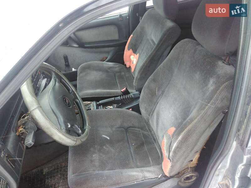 Седан Opel Omega 1991 в Ватутино фото 5 Седан Opel Omega 1991 в Ватутино