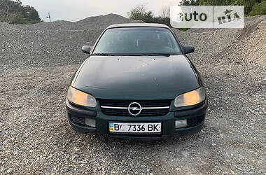Седан Opel Omega 1995 в Кам'янець-Подільському