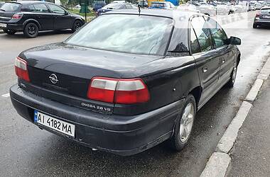 Седан Opel Omega 2002 в Києві