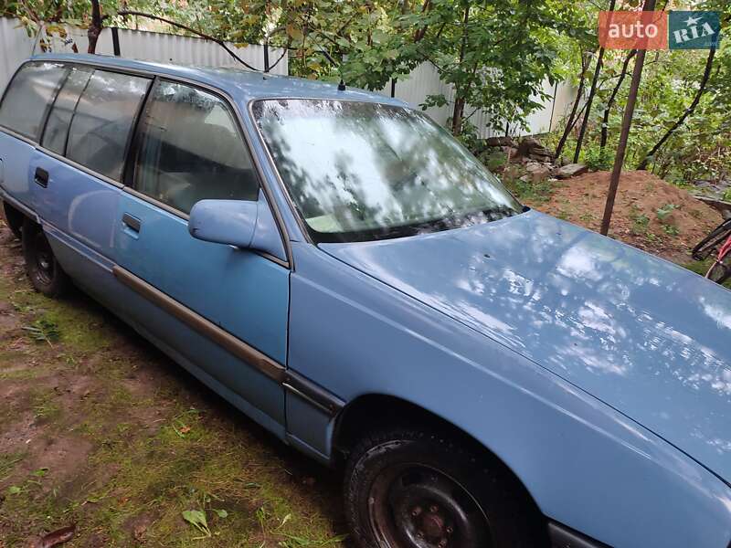 Универсал Opel Omega 1989 в Иршаве