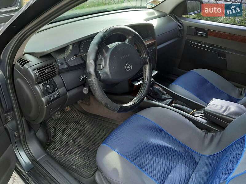 Седан Opel Omega 2000 в Рівному