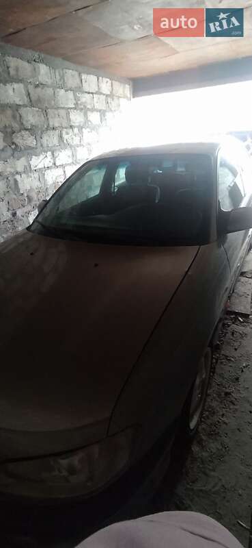 Седан Opel Omega 1996 в Львове