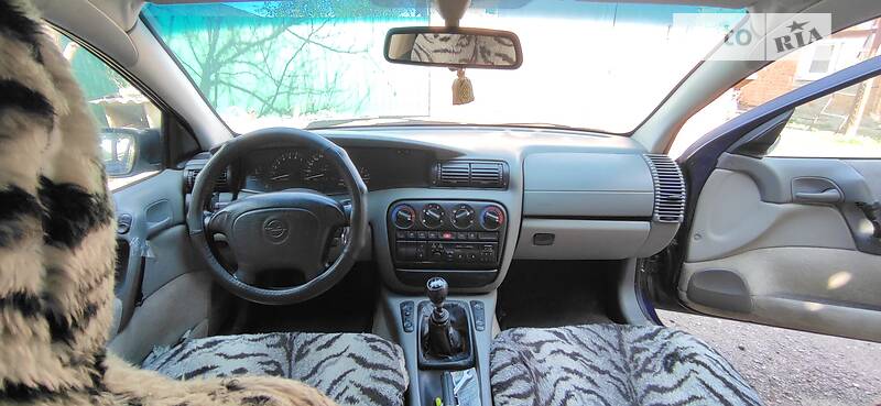 Седан Opel Omega 1994 в Первомайську