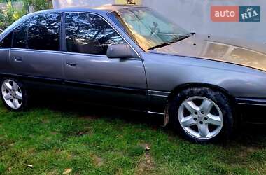 Седан Opel Omega 1987 в Новій Ушиці