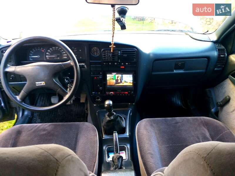 Седан Opel Omega 1987 в Новій Ушиці
