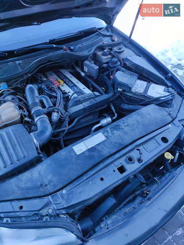 Седан Opel Omega 2000 в Ковелі