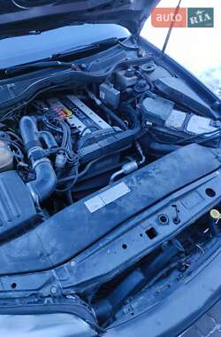 Седан Opel Omega 2000 в 