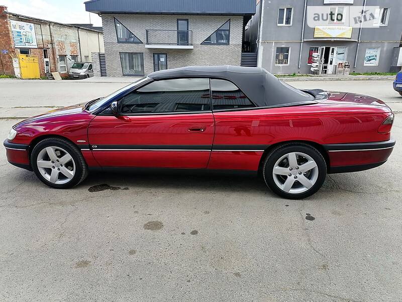 Седан Opel Omega 1995 в Черновцах