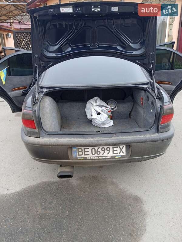Седан Opel Omega 1995 в Первомайске