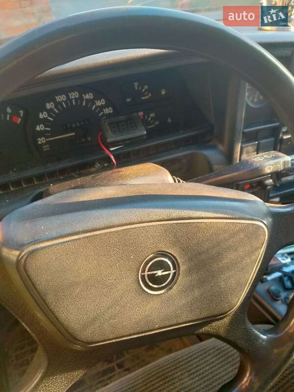 Универсал Opel Omega 1988 в Кропивницком