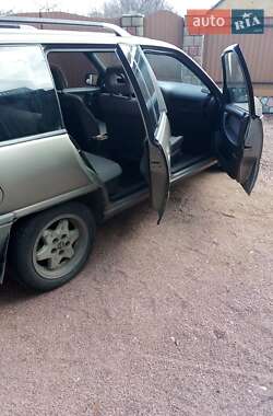 Универсал Opel Omega 1988 в 