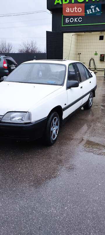 Седан Opel Omega 1987 в Кропивницькому