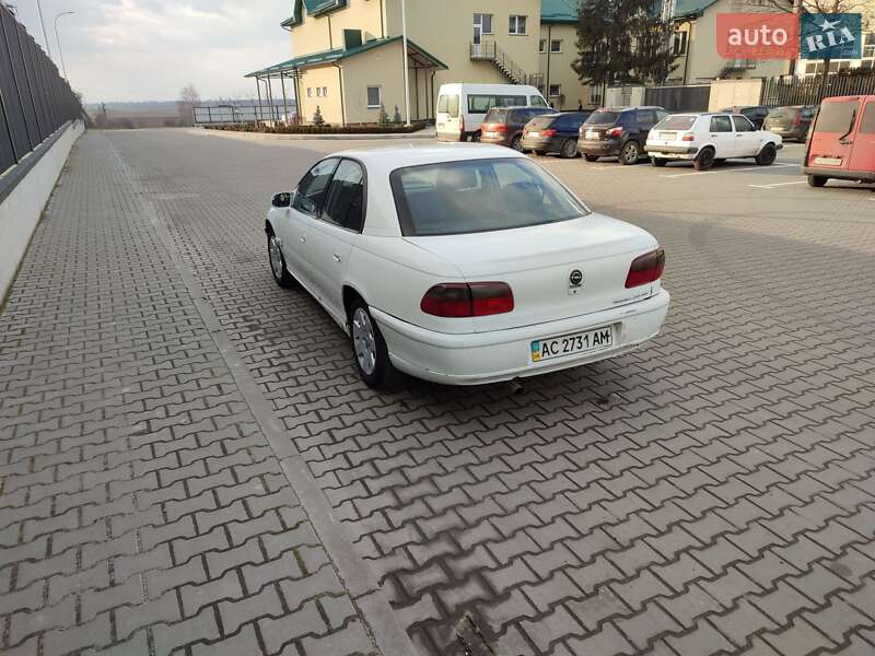 Седан Opel Omega 1994 в Рожище