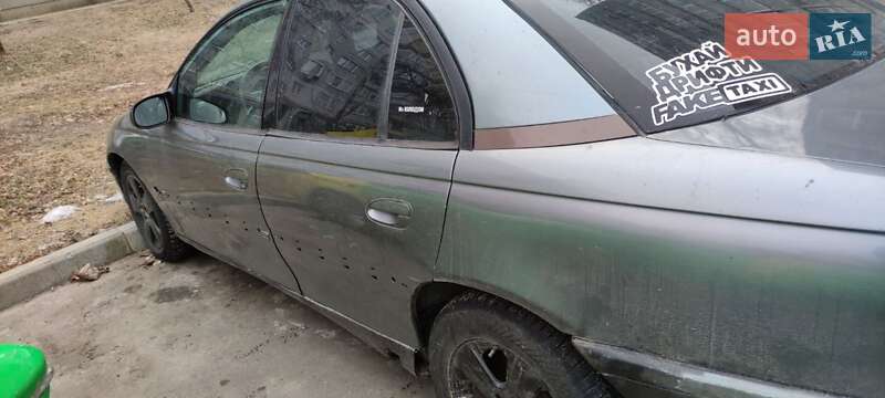 Седан Opel Omega 1994 в Чугуеве