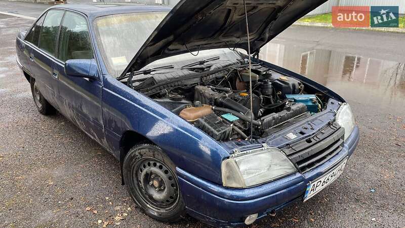 Седан Opel Omega 1990 в Чопі