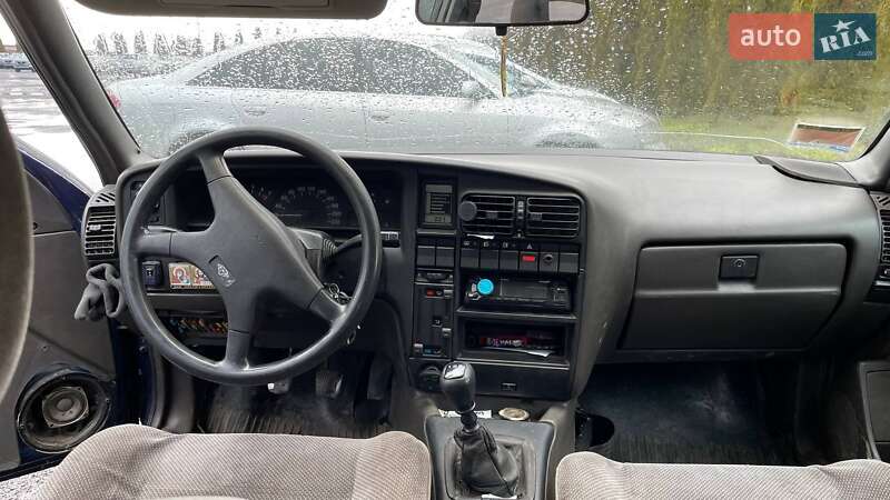 Седан Opel Omega 1990 в Чопі
