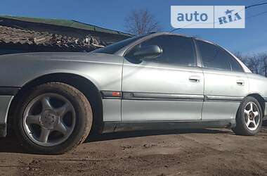 Седан Opel Omega 1995 в Бурштыне