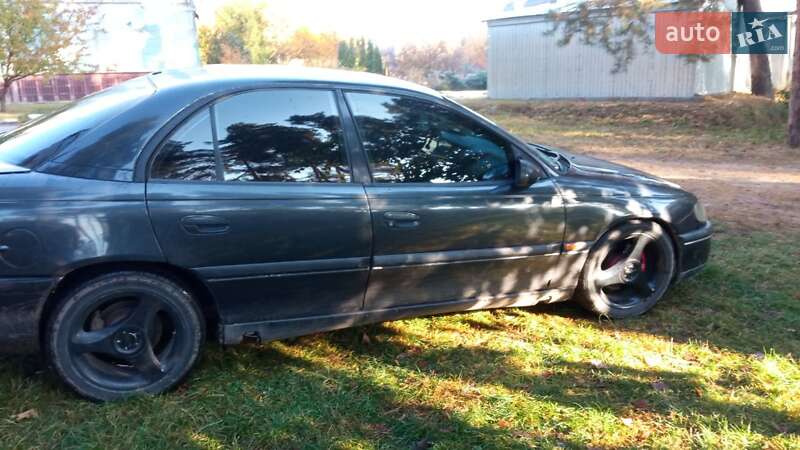 Седан Opel Omega 1994 в Буську