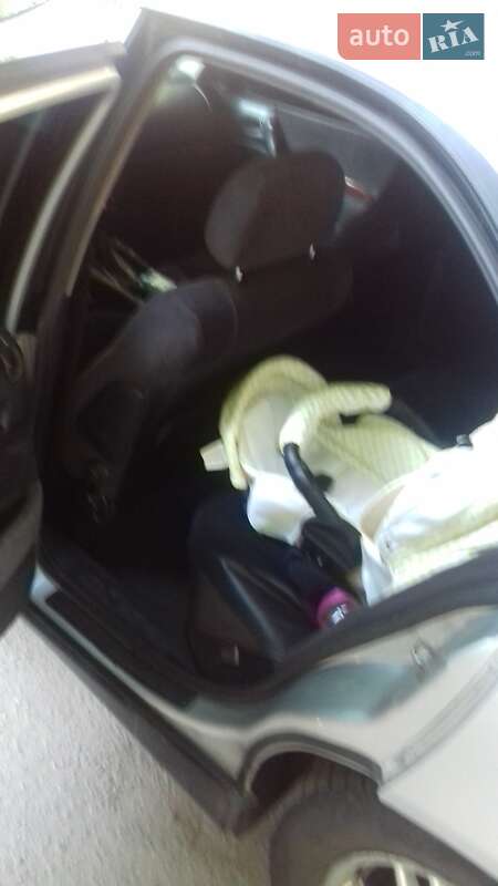 Седан Opel Omega 1998 в Києві