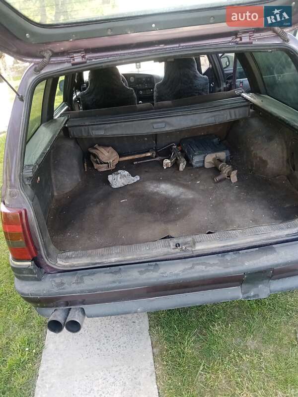 Універсал Opel Omega 1993 в Буську