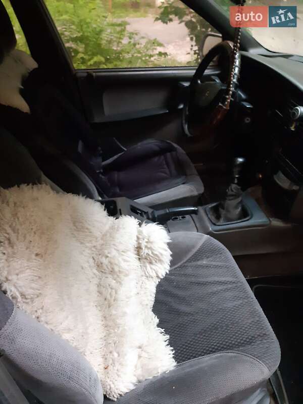 Седан Opel Omega 1987 в Одесі