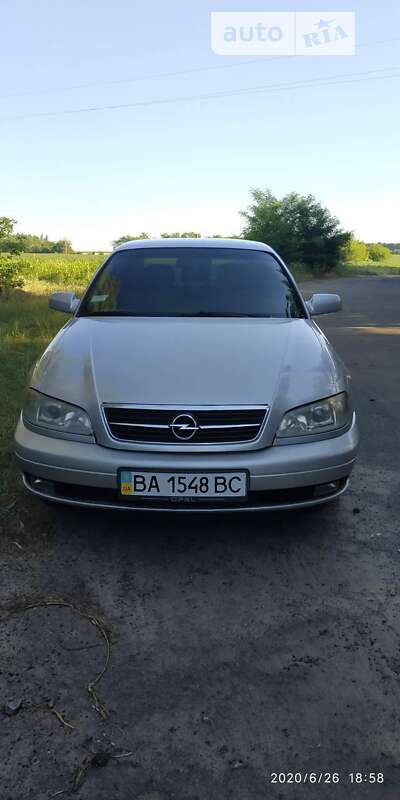 Седан Opel Omega 2000 в Гайвороне