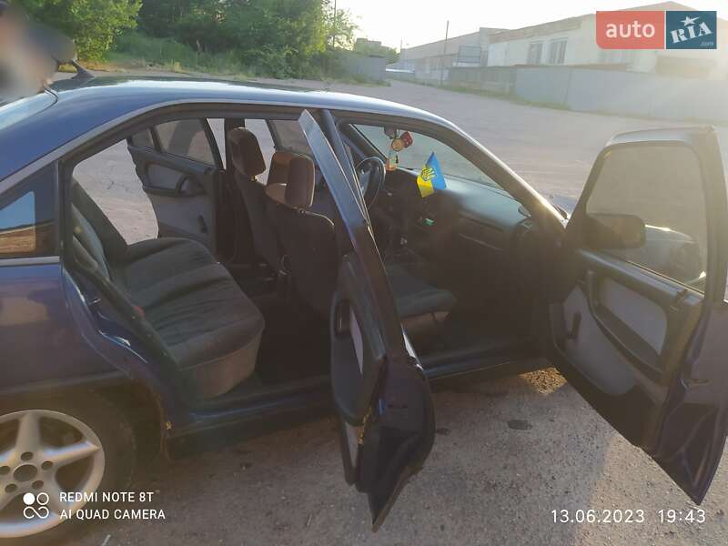 Седан Opel Omega 1987 в Верхнеднепровске