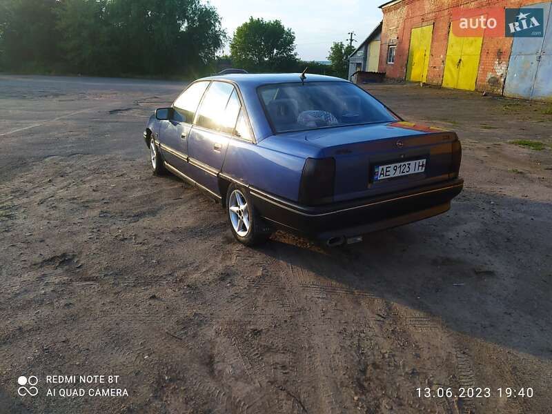 Седан Opel Omega 1987 в Верхнеднепровске