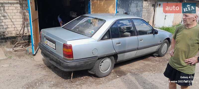 Седан Opel Omega 1987 в Кривом Роге