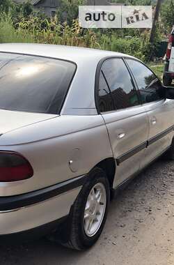 Седан Opel Omega 1998 в Бару