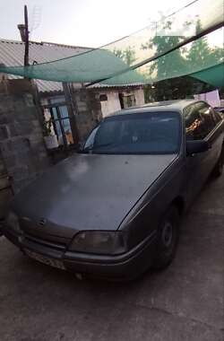 Седан Opel Omega 1988 в Покровске
