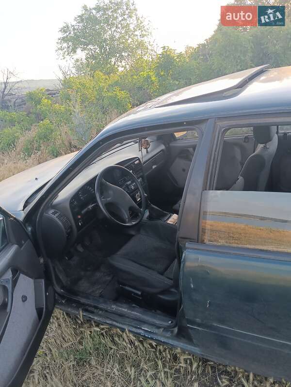 Седан Opel Omega 1988 в Херсоні