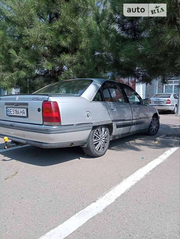 Седан Opel Omega 1991 в Николаеве