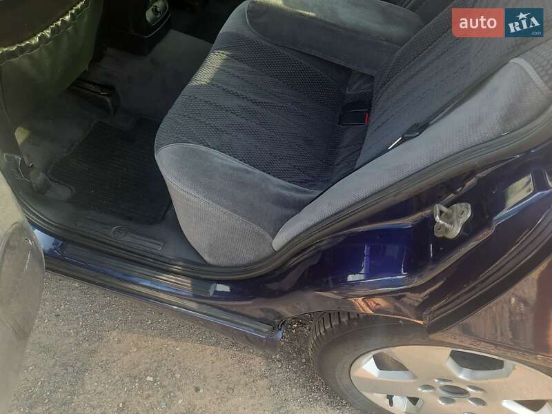 Седан Opel Omega 1995 в Роздільній