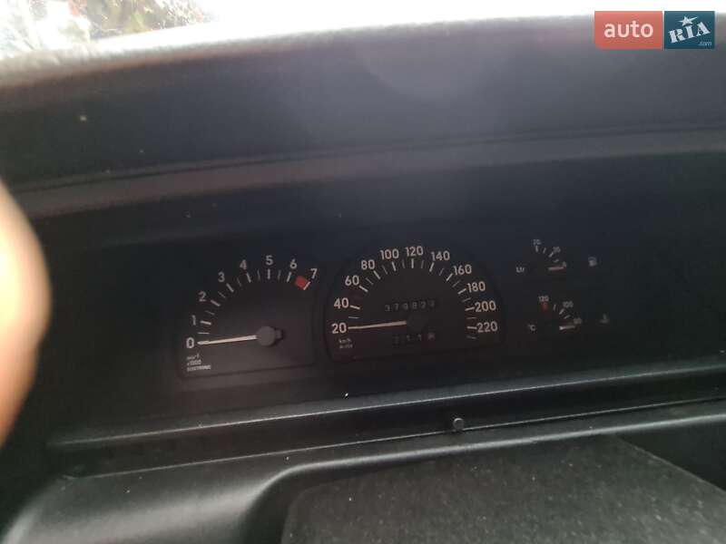 Седан Opel Omega 1988 в Ужгороді