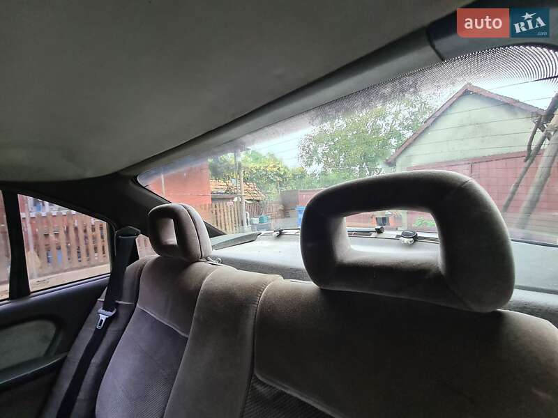 Седан Opel Omega 1988 в Ужгороді